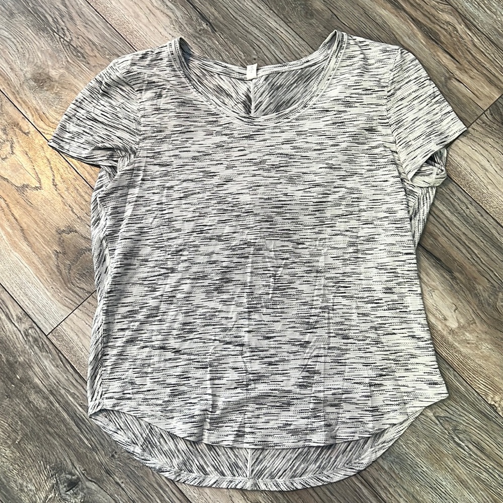 Lululemon T-shirt